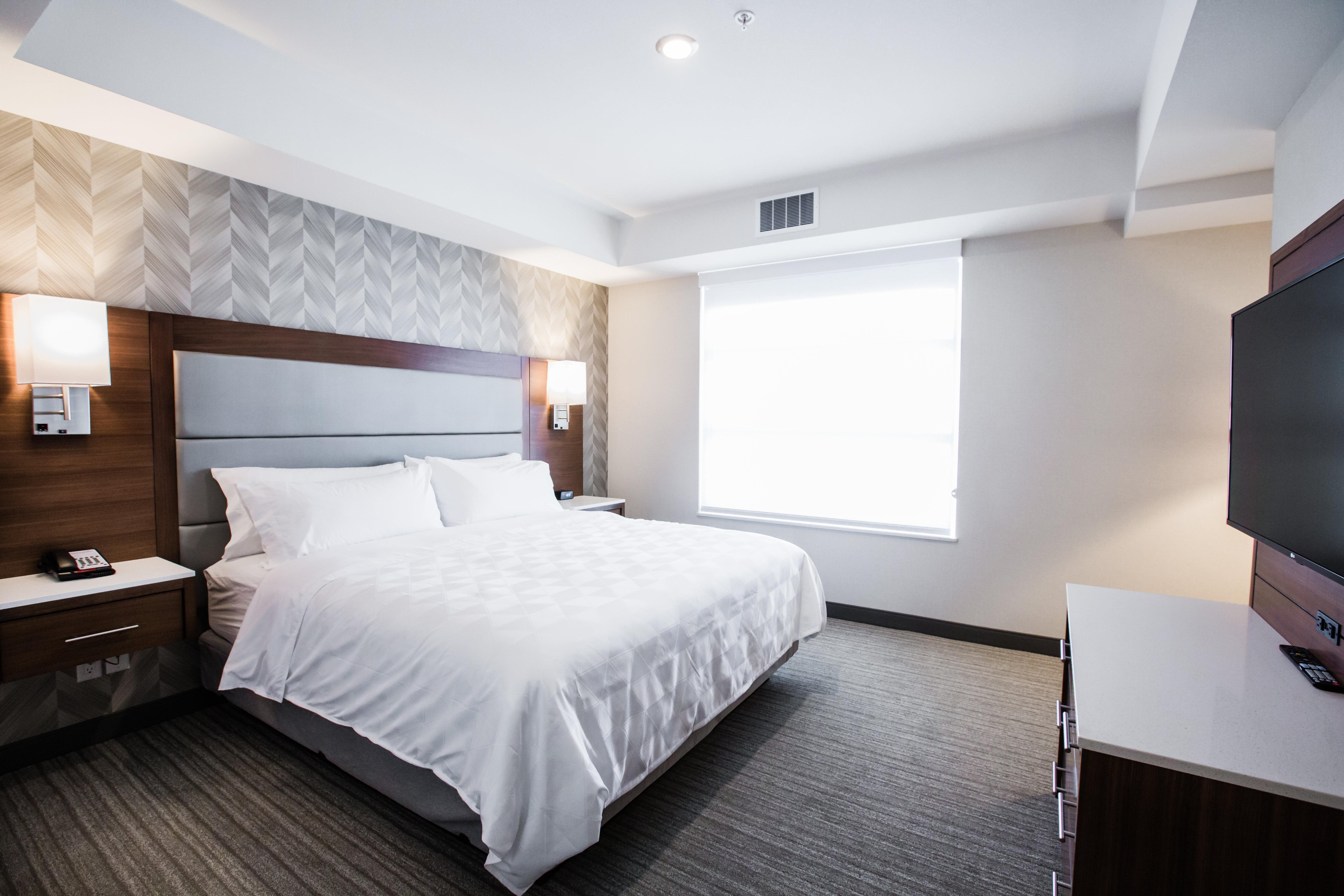 Holiday Inn Calgary South Conference Center Экстерьер фото