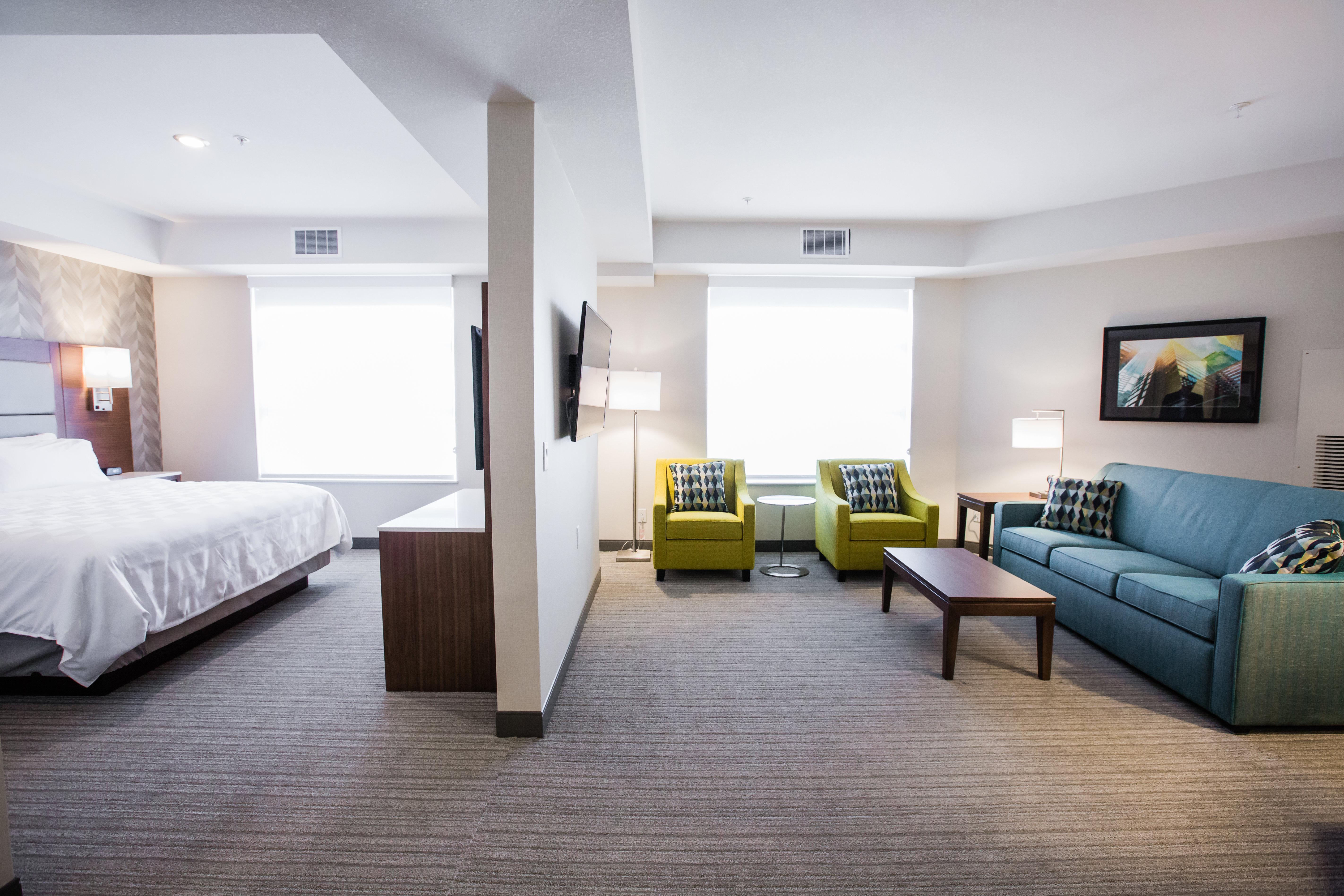Holiday Inn Calgary South Conference Center Экстерьер фото