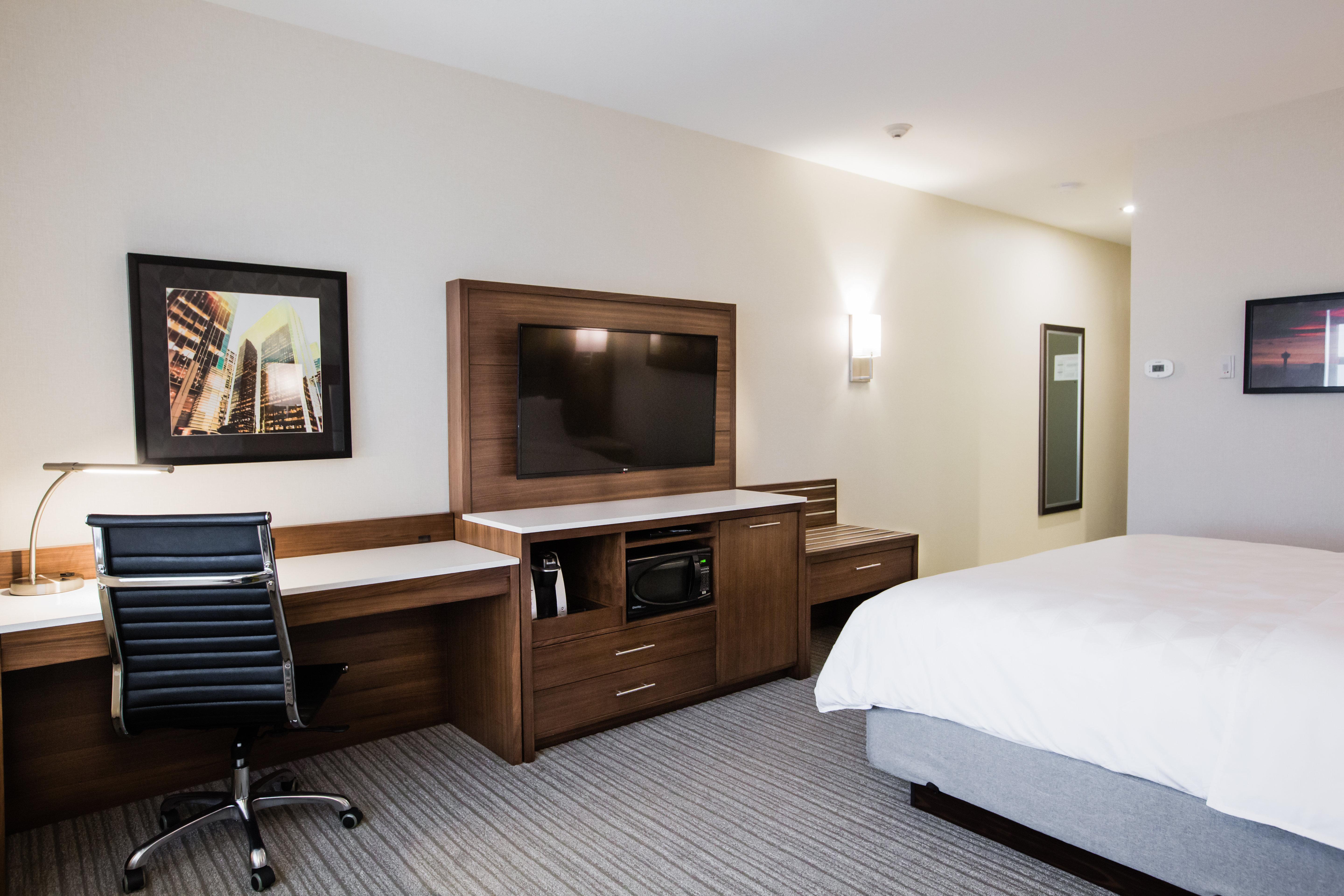 Holiday Inn Calgary South Conference Center Экстерьер фото