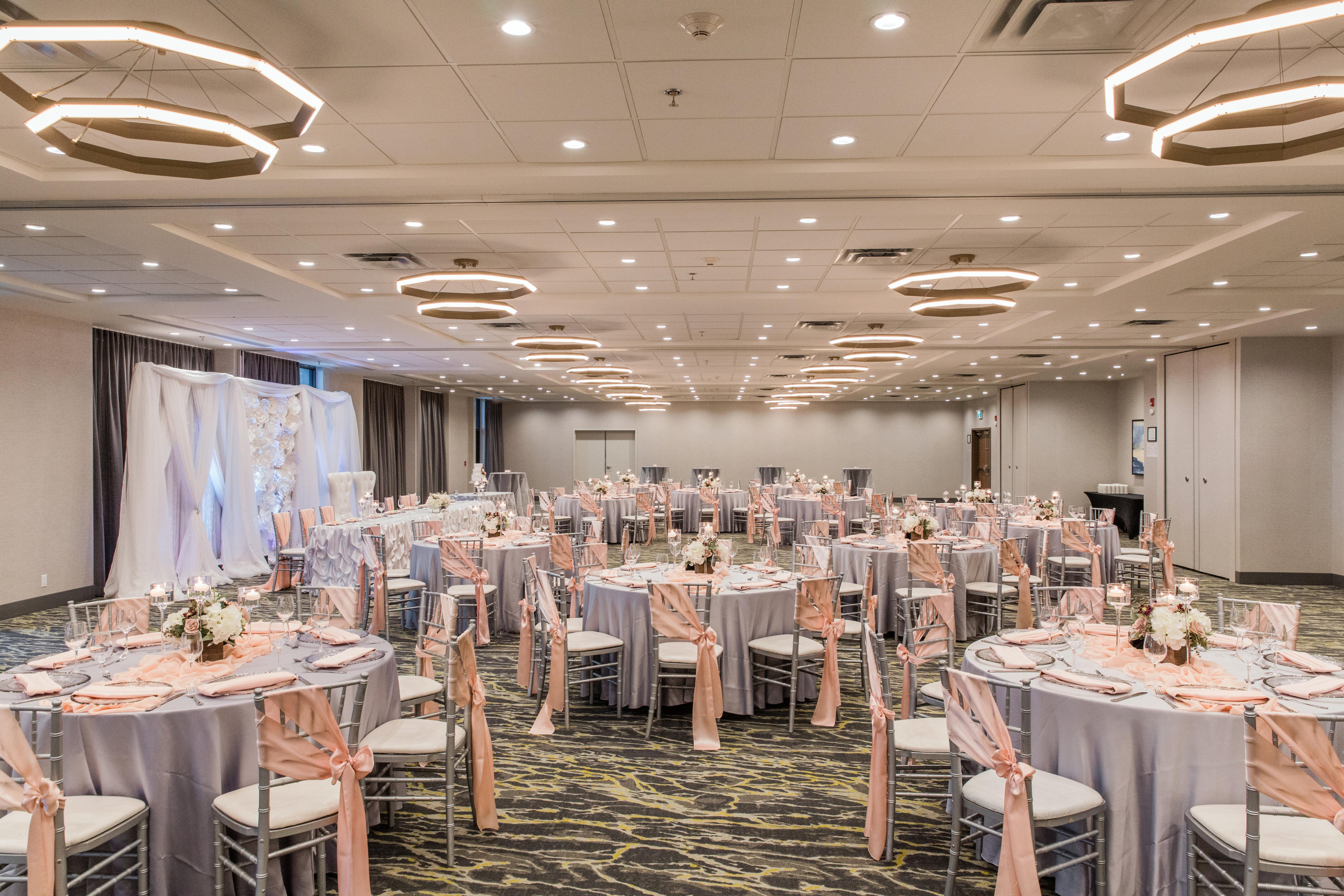 Holiday Inn Calgary South Conference Center Экстерьер фото