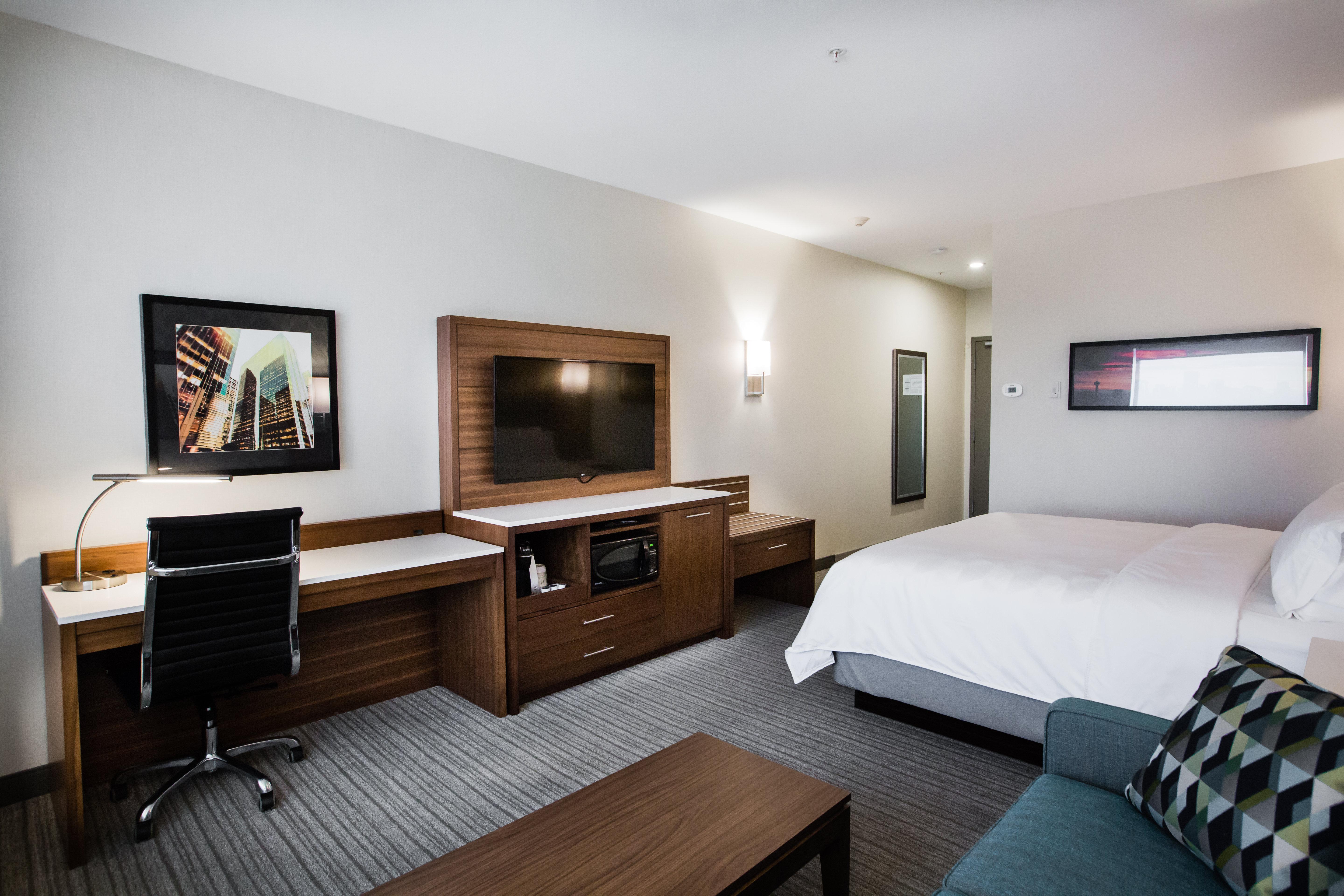 Holiday Inn Calgary South Conference Center Экстерьер фото