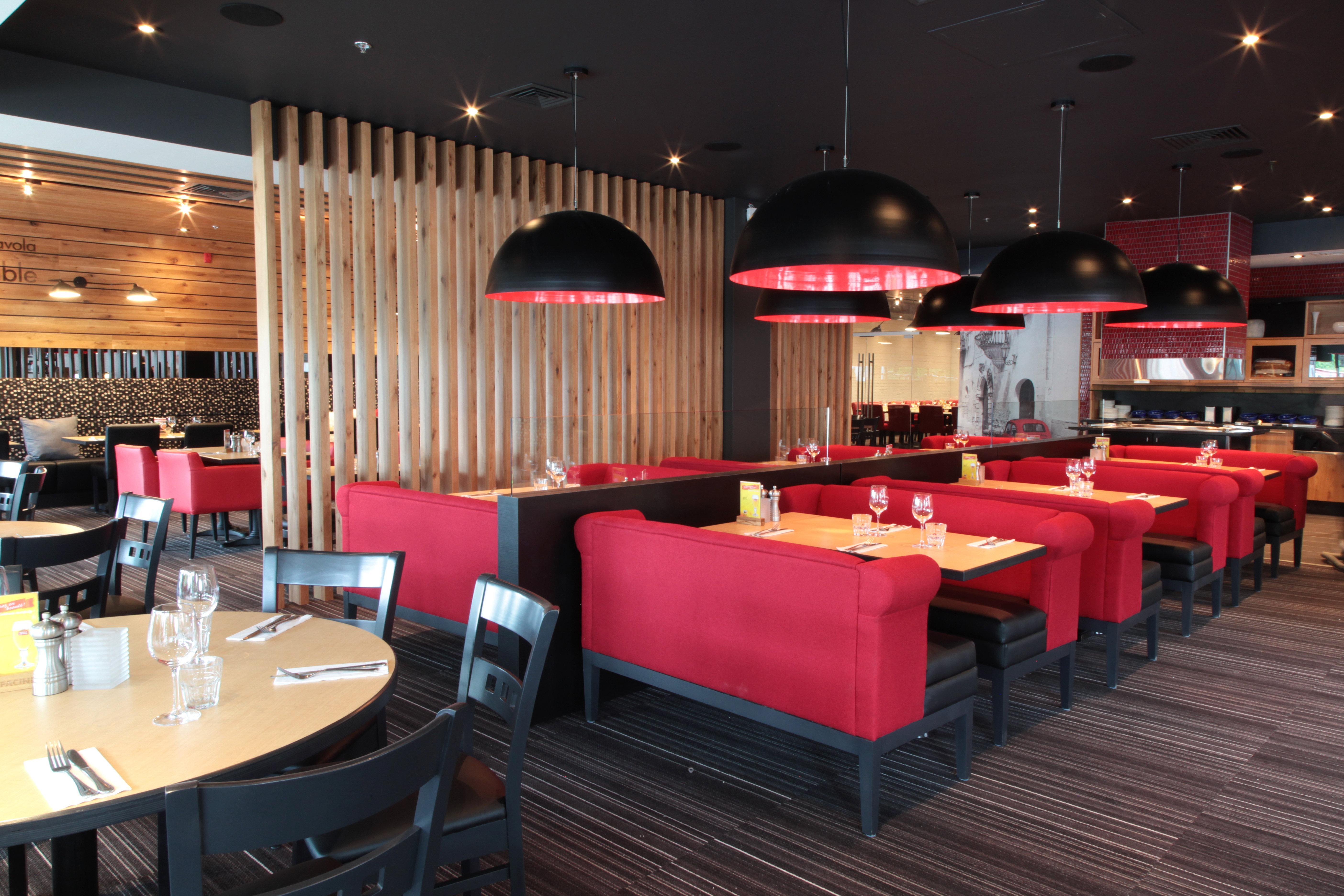 Holiday Inn Calgary South Conference Center Экстерьер фото
